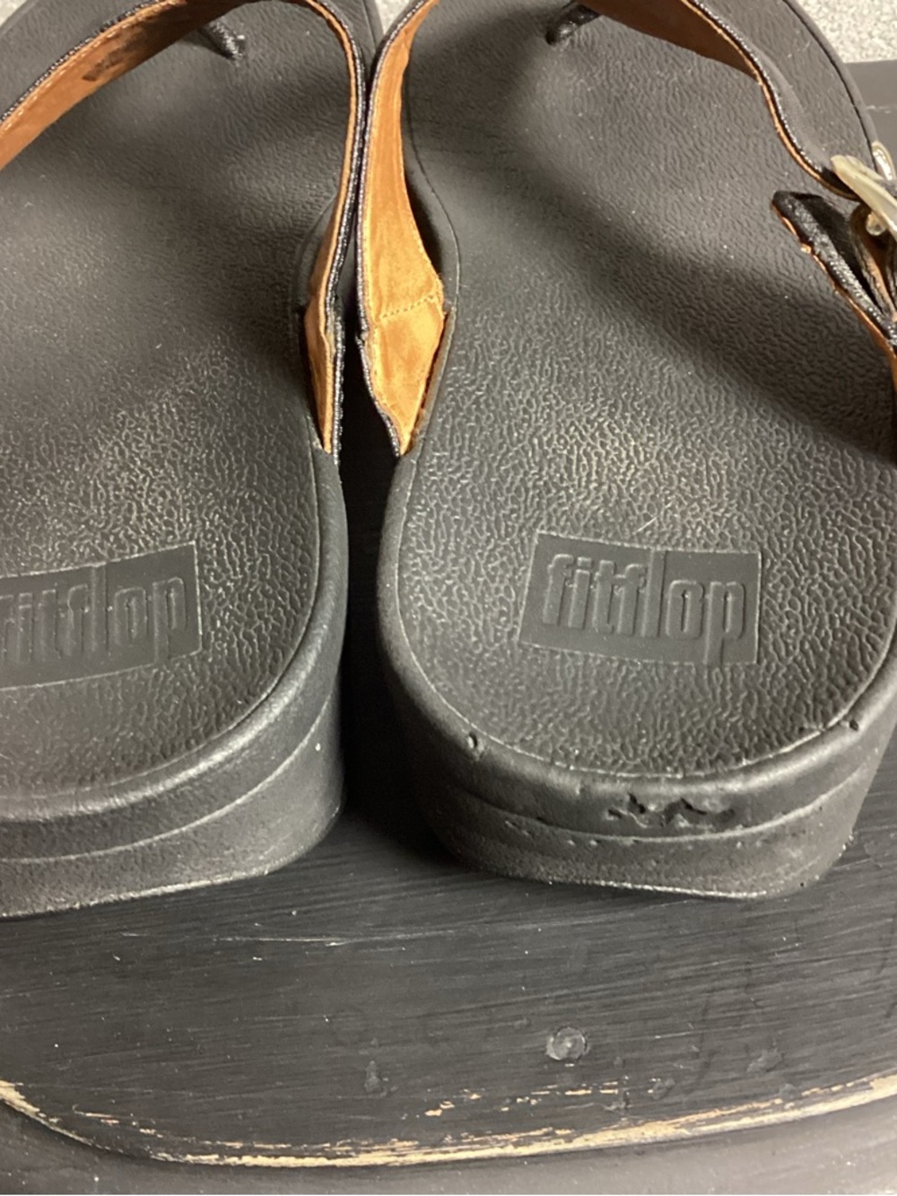 FitFlop Sandals Womens Size 8 Black Thong Comfort Wedge Flip Flop Glitter Flaw - Picture 3 of 7